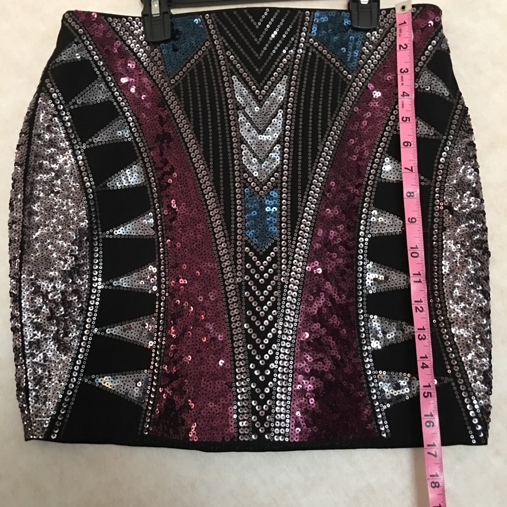 Express Sequin Mini Skirt - Picture 4 of 8